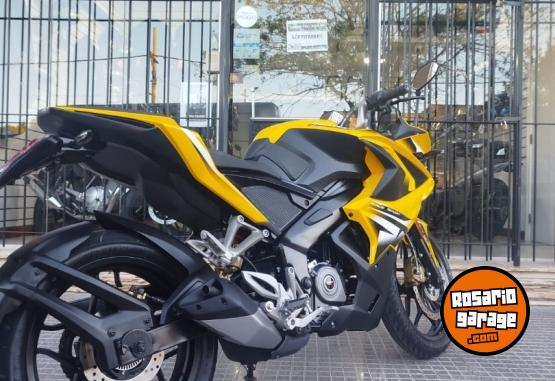 Motos - Bajaj Rouser Rs 200 2018 Nafta 8400Km - En Venta