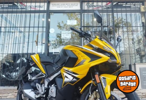 Motos - Bajaj Rouser Rs 200 2018 Nafta 8400Km - En Venta