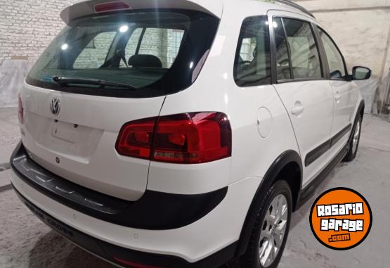 Autos - Volkswagen SURAN CROSS 2014 Nafta 70000Km - En Venta