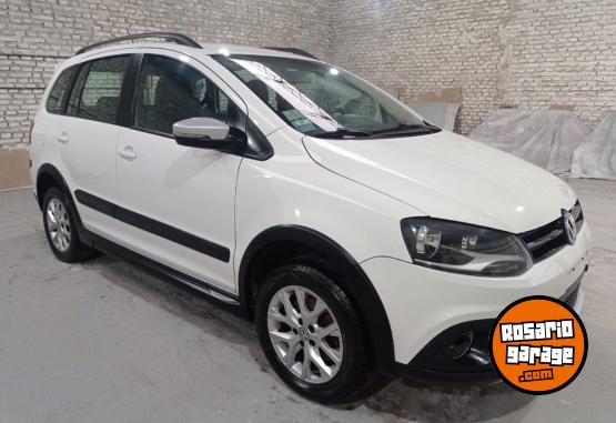 Autos - Volkswagen SURAN CROSS 2014 Nafta 70000Km - En Venta
