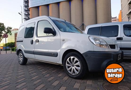 Utilitarios - Renault Kangoo 5 plazas 2012 Nafta 230000Km - En Venta