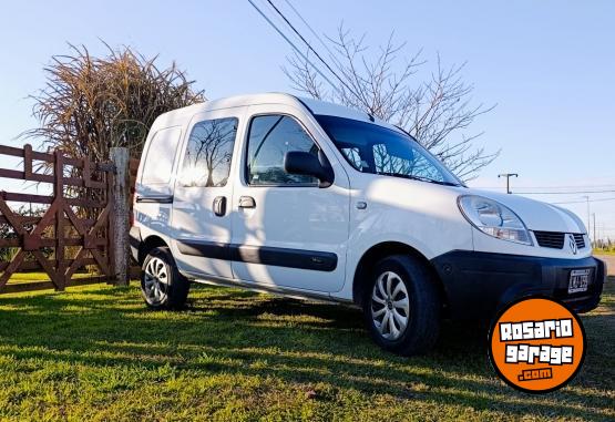 Utilitarios - Renault Kangoo 5 plazas 2012 Nafta 230000Km - En Venta