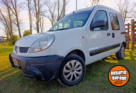 Utilitarios - Renault Kangoo 5 plazas 2012 Nafta 230000Km - En Venta