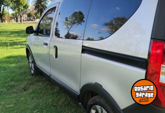 Utilitarios - Renault KANGOO STEPWAY 2024 Nafta 2024 Nafta 30000Km - En Venta