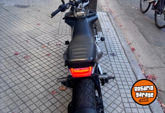 Motos - Husqvarna Svartpilen 200 2021 Nafta 17500Km - En Venta