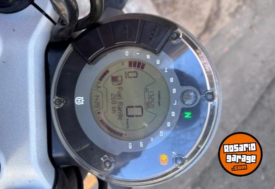 Motos - Husqvarna Svartpilen 200 2021 Nafta 17500Km - En Venta