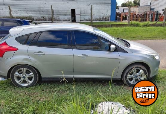 Autos - Ford FOCUS III 5P 2.OL N MT SE 2015 Nafta 168000Km - En Venta