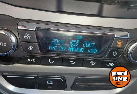 Autos - Ford FOCUS III 5P 2.OL N MT SE 2015 Nafta 168000Km - En Venta