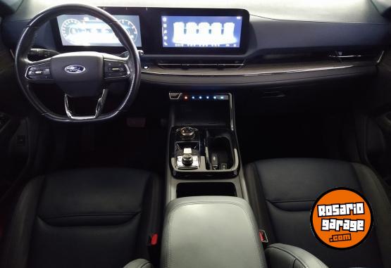 Camionetas - Ford Kuga Titanium 2022 Electrico / Hibrido 60800Km - En Venta