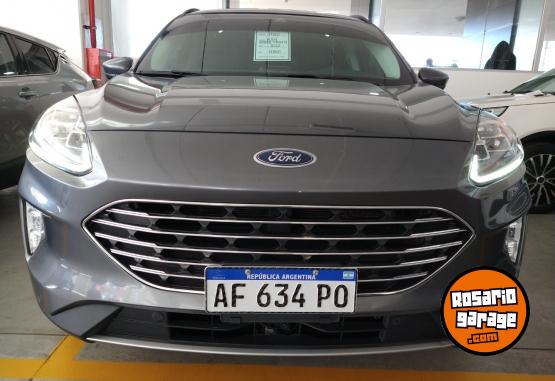 Camionetas - Ford Kuga Titanium 2022 Electrico / Hibrido 60800Km - En Venta