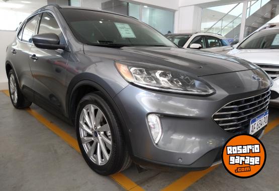 Camionetas - Ford Kuga Titanium 2022 Electrico / Hibrido 60800Km - En Venta