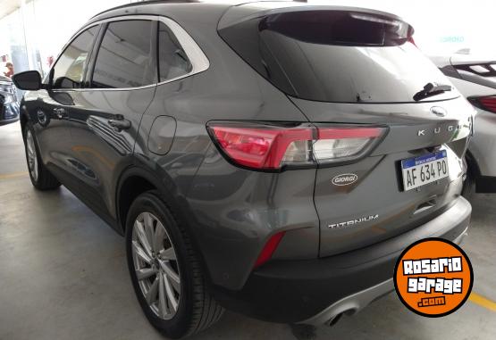 Camionetas - Ford Kuga Titanium 2022 Electrico / Hibrido 60800Km - En Venta