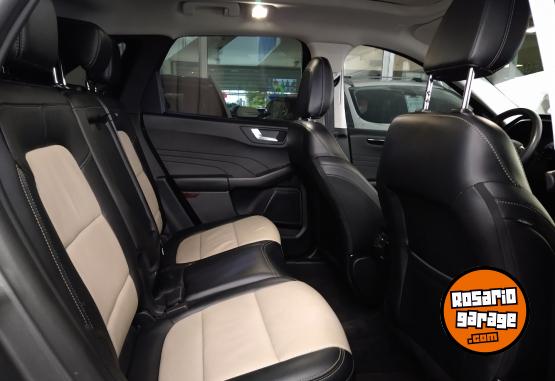 Camionetas - Ford Kuga Titanium 2022 Electrico / Hibrido 60800Km - En Venta