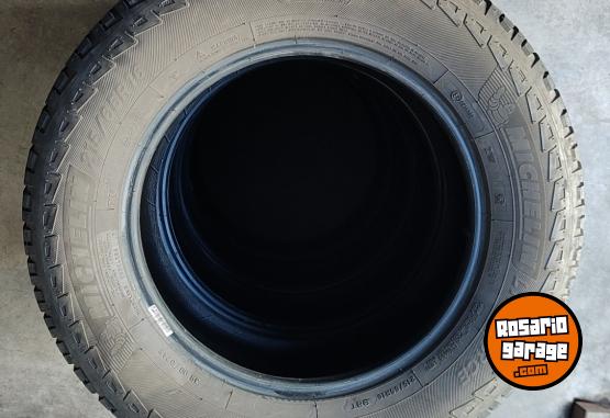 Accesorios para Autos - CUBIERTAS 215/65 R16 MICHELIN - En Venta