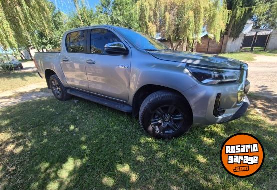 Camionetas - Toyota Hilux srv 4 x 2 manual 2023 Diesel 70000Km - En Venta