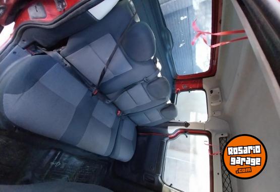 Utilitarios - Peugeot Partner patagonica 2012 Diesel 210000Km - En Venta
