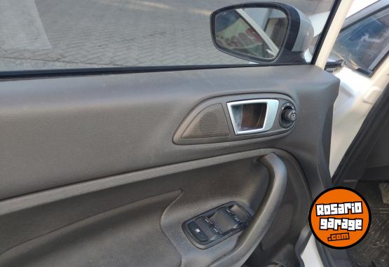 Autos - Ford Fiesta SE Plus 2014 Nafta 160000Km - En Venta