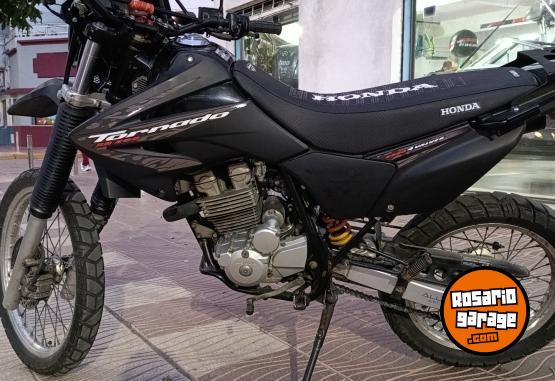 Motos - Honda Tornado 2015 Nafta 15000Km - En Venta