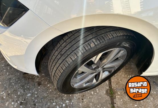 Autos - Volkswagen Virtus 2021 Nafta 111111Km - En Venta