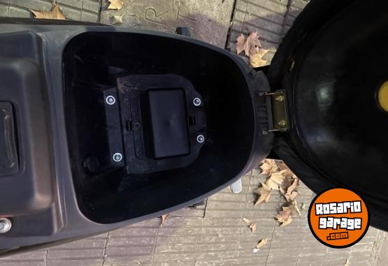Motos - Motomel BLITZ PLUS FULL 110 2024 Nafta 5712Km - En Venta