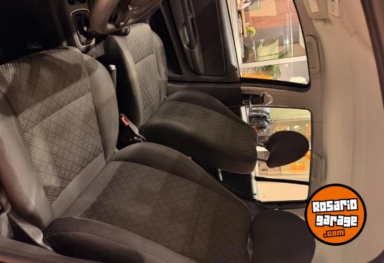Autos - Volkswagen Suran conforline 2016 Nafta 91500Km - En Venta
