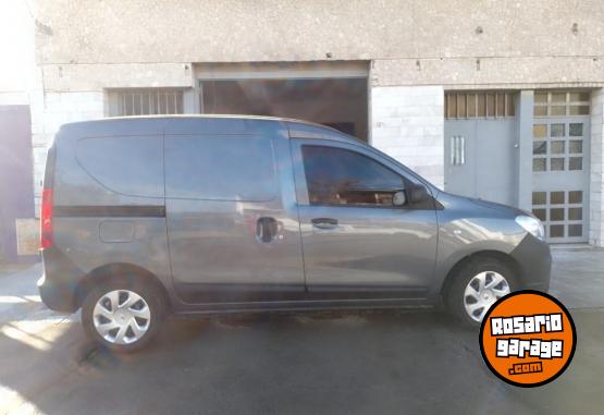 Utilitarios - Renault KANGOO CONFORT 2025 Nafta 13000Km - En Venta