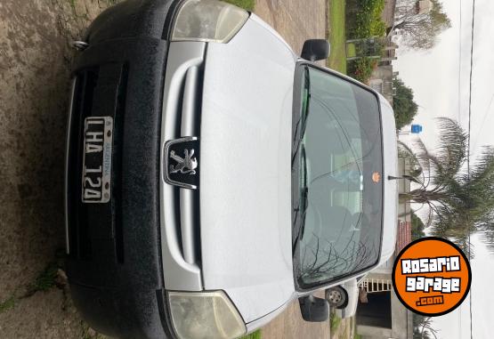 Utilitarios - Peugeot Partner Furgon 2012 Nafta 168000Km - En Venta
