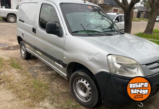 Utilitarios - Peugeot Partner Furgon 2012 Nafta 168000Km - En Venta