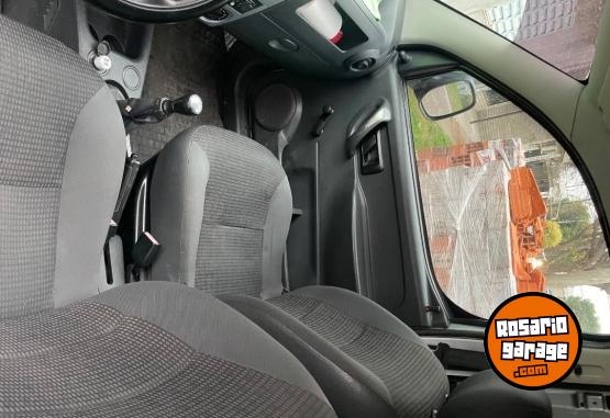 Utilitarios - Peugeot Partner Furgon 2012 Nafta 168000Km - En Venta