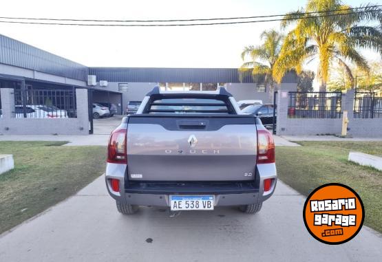 Camionetas - Renault Oroch Outsider Plus 2.0MT 2021 Nafta 119000Km - En Venta