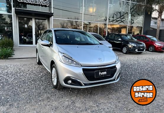 Autos - Peugeot 208 allure 2018 Nafta 67000Km - En Venta
