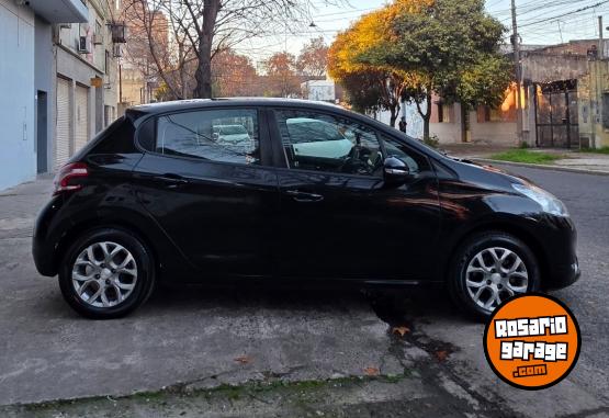 Autos - Peugeot 208 2015 Nafta 110000Km - En Venta