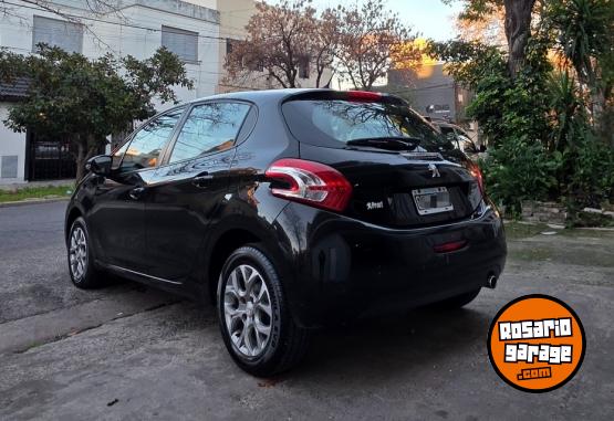 Autos - Peugeot 208 2015 Nafta 110000Km - En Venta