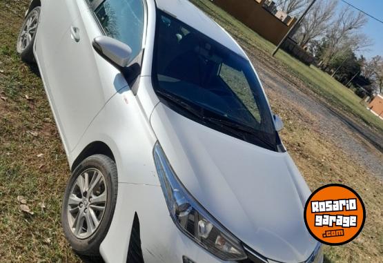 Autos - Toyota Yaris XLS 2021 Nafta 75000Km - En Venta