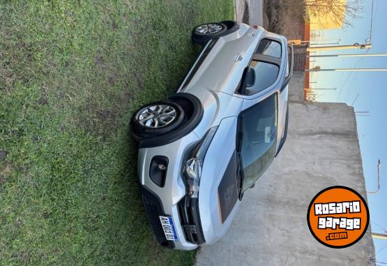 Autos - Fiat Mobi trekking 2025 Nafta 20000Km - En Venta