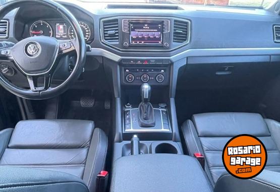 Camionetas - Volkswagen AMAROK V6 HIGHLINE 2023 Diesel 67000Km - En Venta