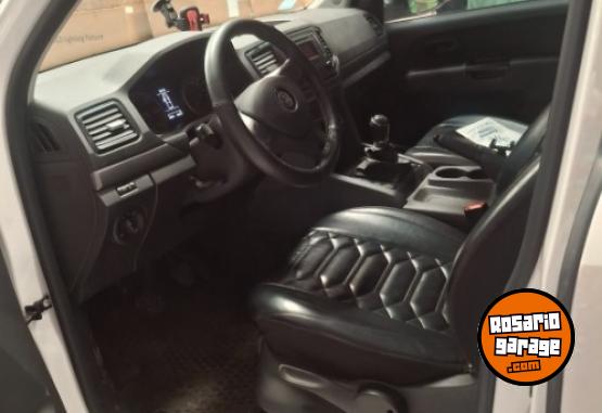 Camionetas - Volkswagen Amarok trendline tdi 140c 2023 Diesel 70000Km - En Venta