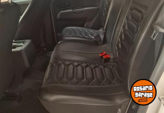 Camionetas - Volkswagen Amarok trendline tdi 140c 2023 Diesel 70000Km - En Venta