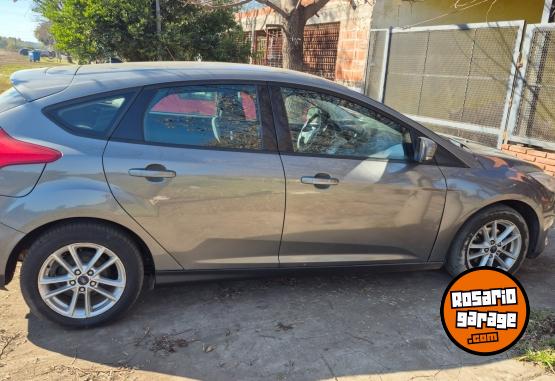 Autos - Ford focus 2016 GNC 182000Km - En Venta