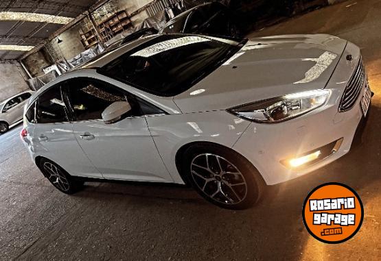 Autos - Ford Focus Titanium 5p 2018 Nafta 126000Km - En Venta