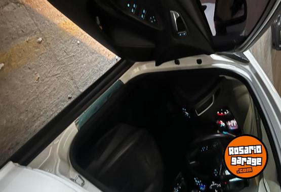 Autos - Ford Focus Titanium 5p 2018 Nafta 126000Km - En Venta