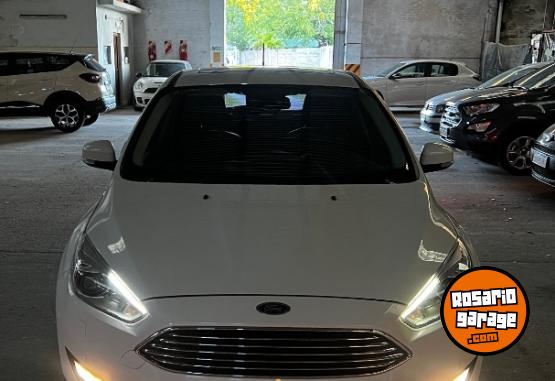 Autos - Ford Focus Titanium 5p 2018 Nafta 126000Km - En Venta