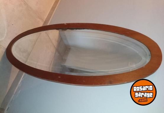 Hogar - Espejo tipo elipse con marco de madera gruesa - En Venta