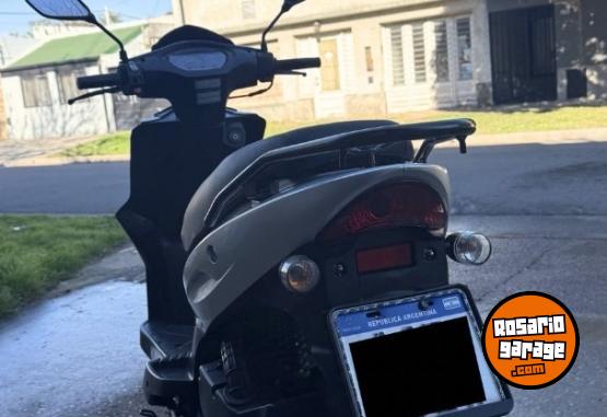 Motos - Kymco AGILITY 125 2022 Nafta 16400Km - En Venta
