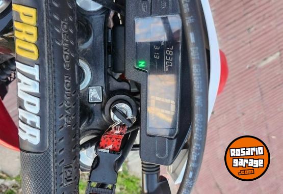 Motos - Honda Tornado 250cc 2023 Nafta 7800Km - En Venta