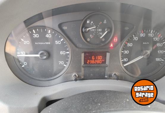Utilitarios - Peugeot Expert 1.6 hdi 2011 Diesel 240000Km - En Venta