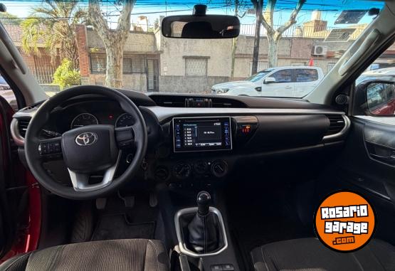 Camionetas - Toyota Hilux Sr 2.8 4x4 2017 Diesel 170000Km - En Venta