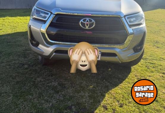 Camionetas - Toyota Hilux SRV 2022 Diesel 43000Km - En Venta