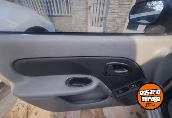 Autos - Renault Authentic 2012 Nafta 186000Km - En Venta
