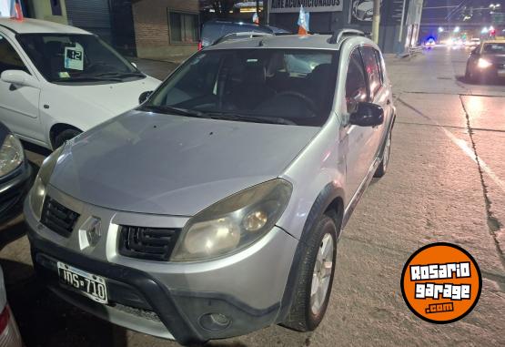 Autos - Renault Sandero 2010 Nafta 180000Km - En Venta